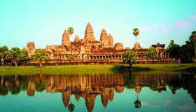 Pack modesty, explore majesty